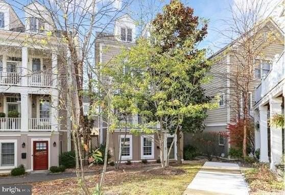 214 Hart Mews - Photo 2 of 27