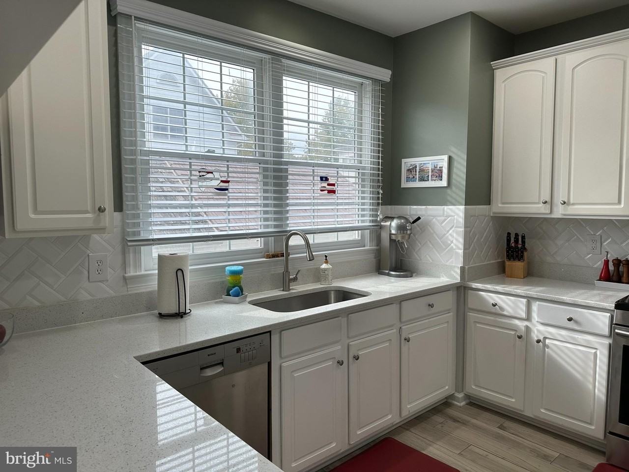 214 Hart Mews - Photo 7 of 27