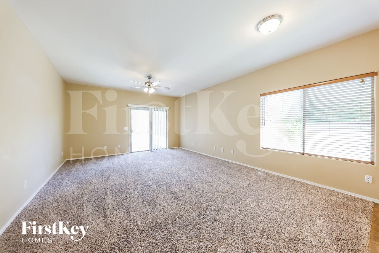 4614 W Fortune Dr - Photo 3 of 19