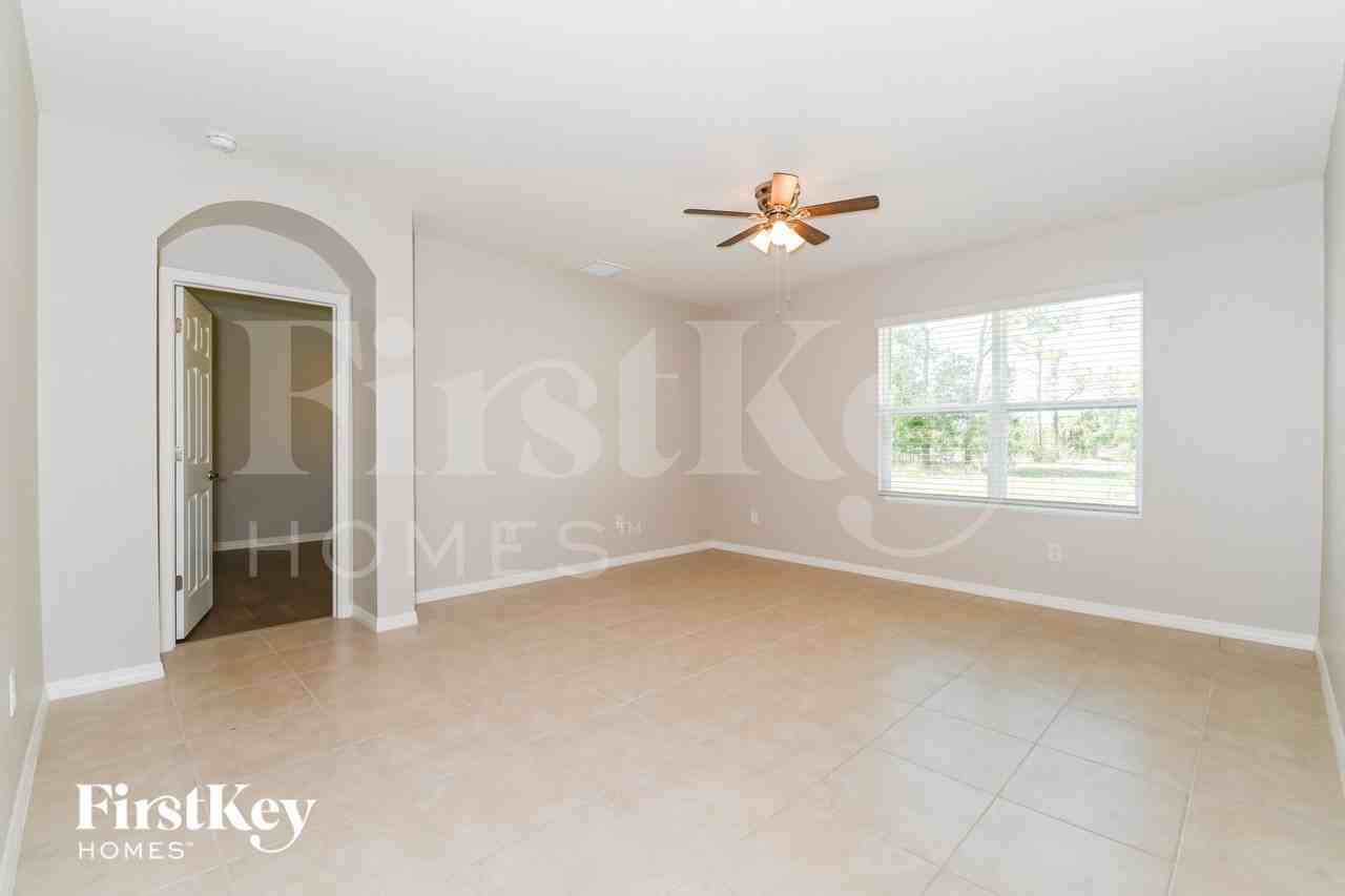 2705 Sw 4th Ln - Photo 2 of 15
