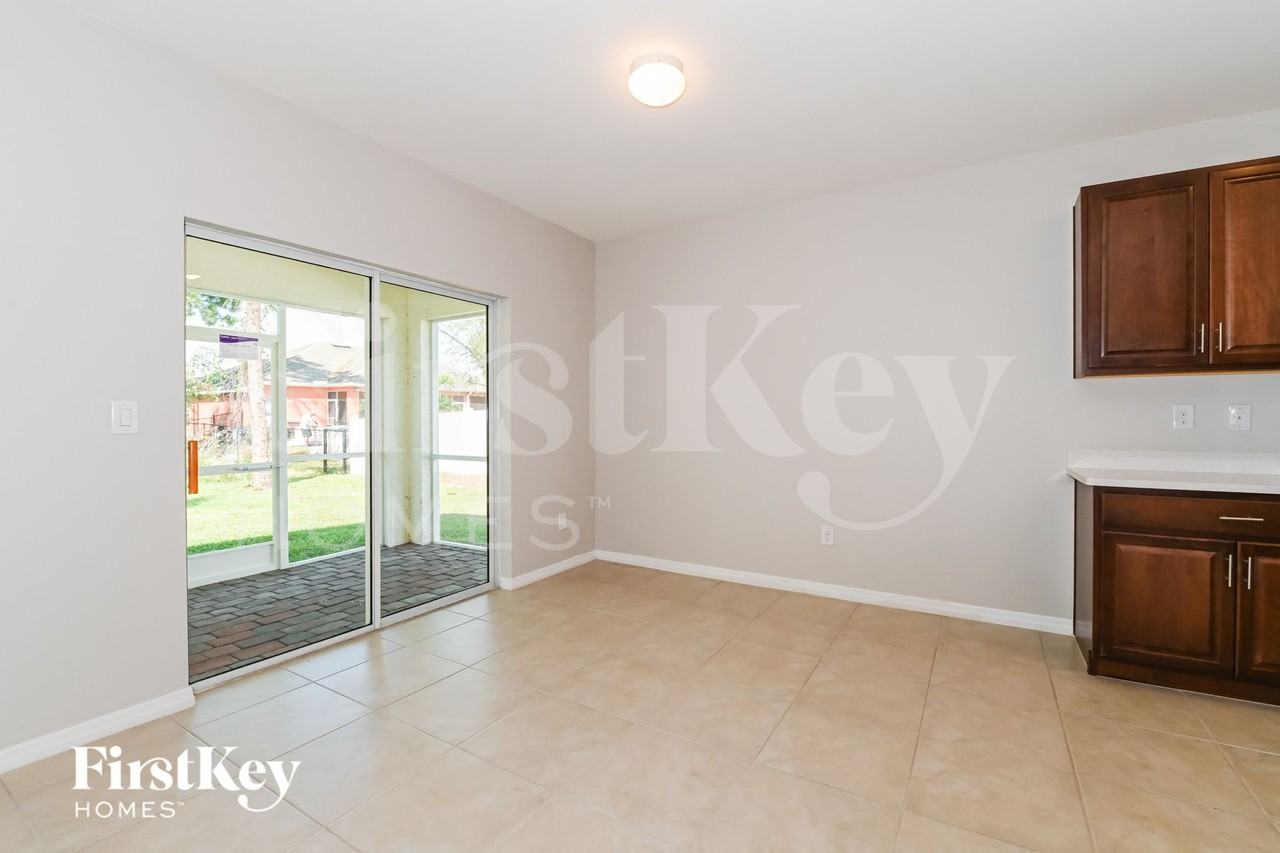 2705 Sw 4th Ln - Photo 4 of 15