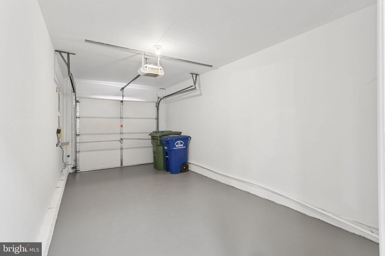 771 Barton Run - Photo 5 of 37