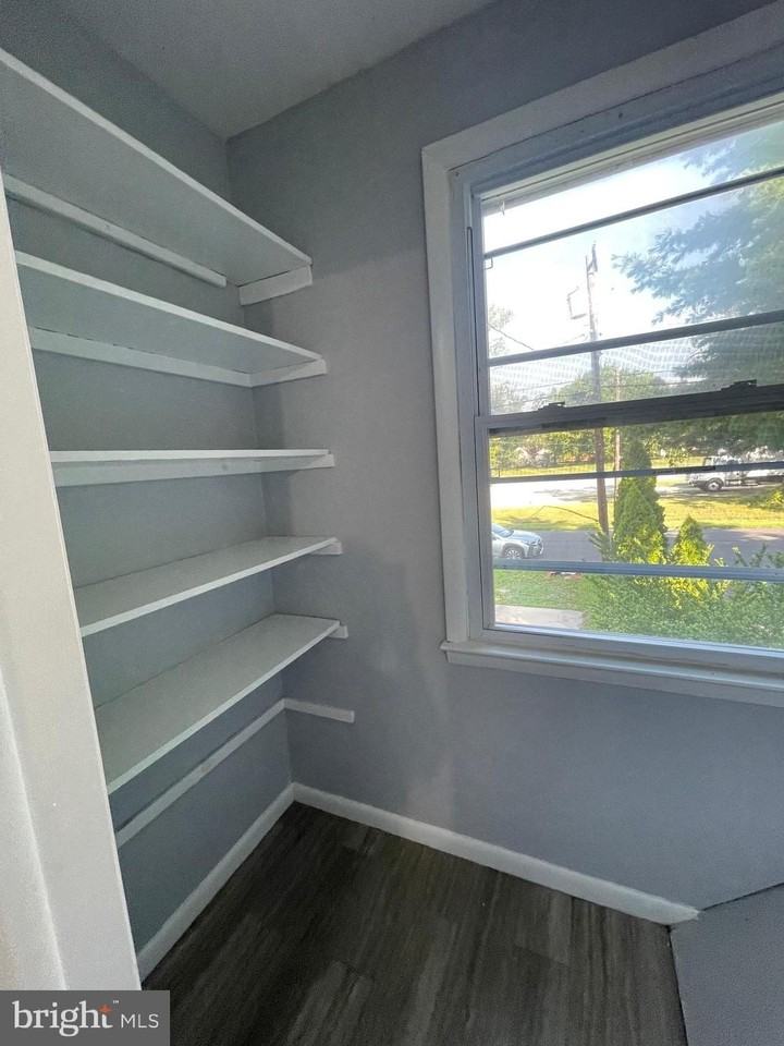 711 E Maple Ave #2 - Photo 5 of 17
