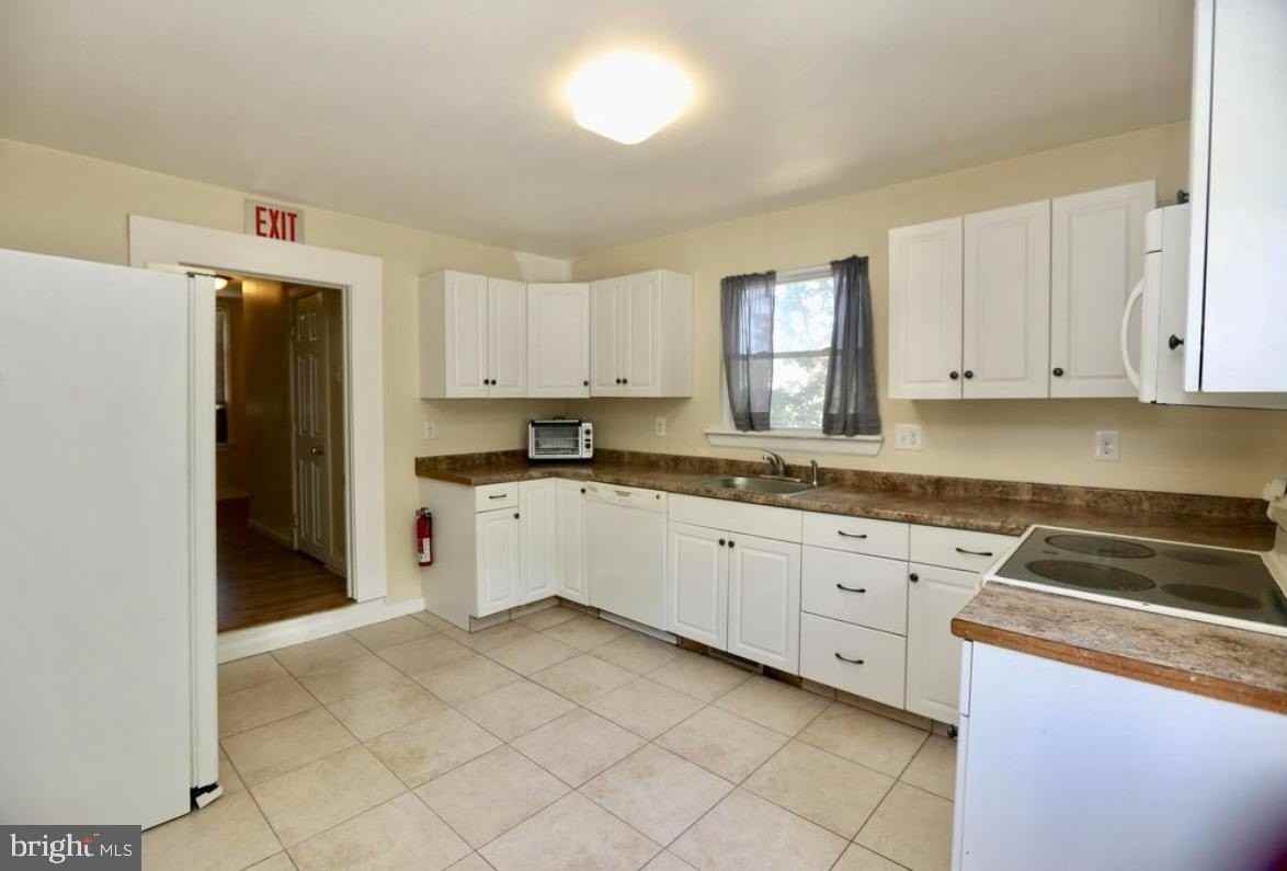 310 Ellis St - Photo 2 of 15