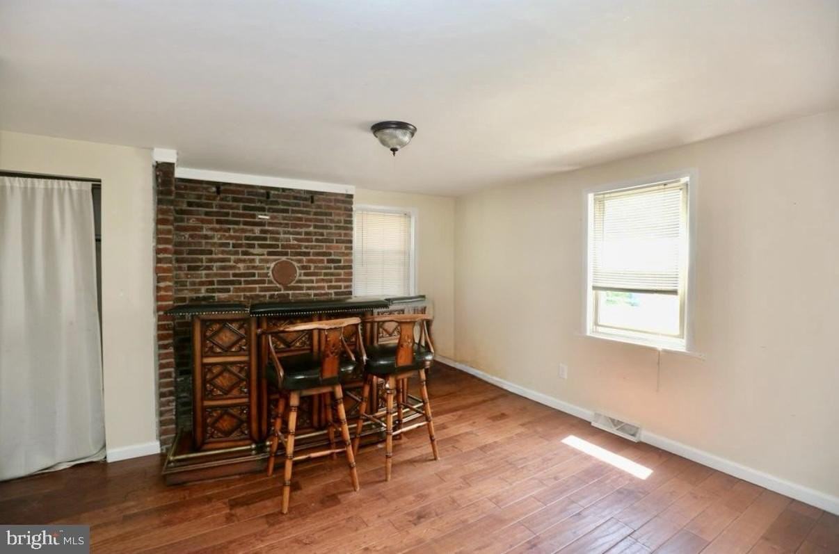 310 Ellis St - Photo 4 of 15