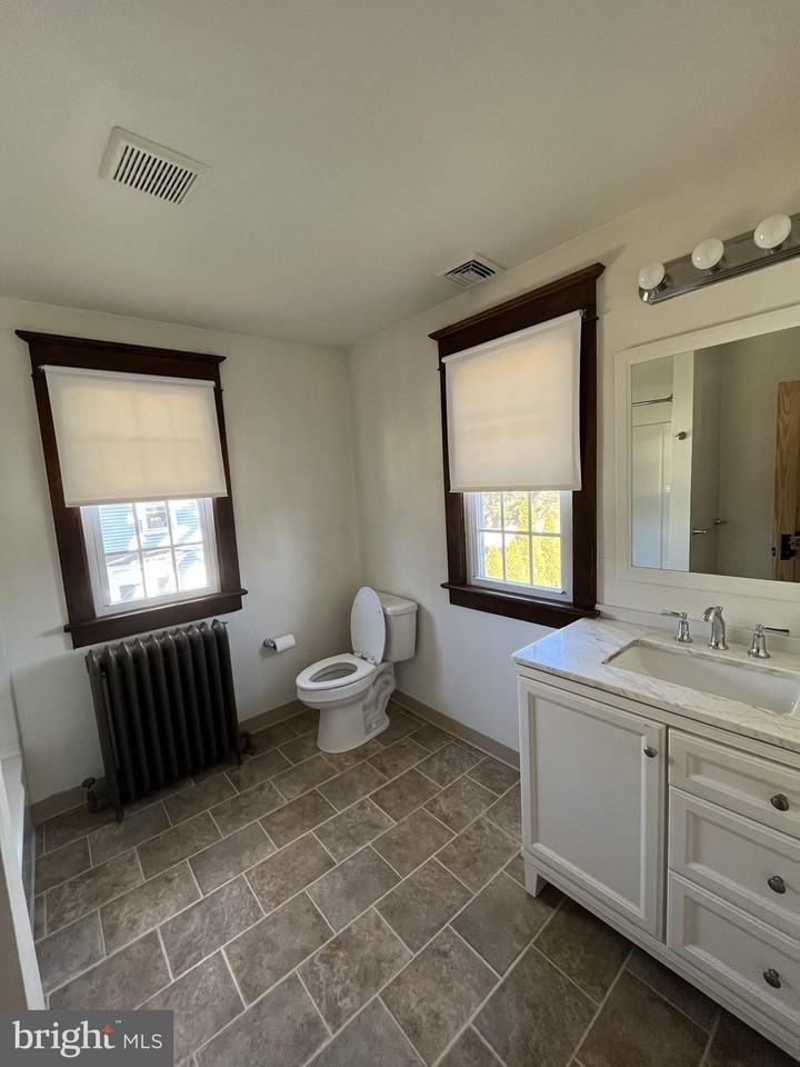 36 Delsea Dr S - Photo 7 of 13