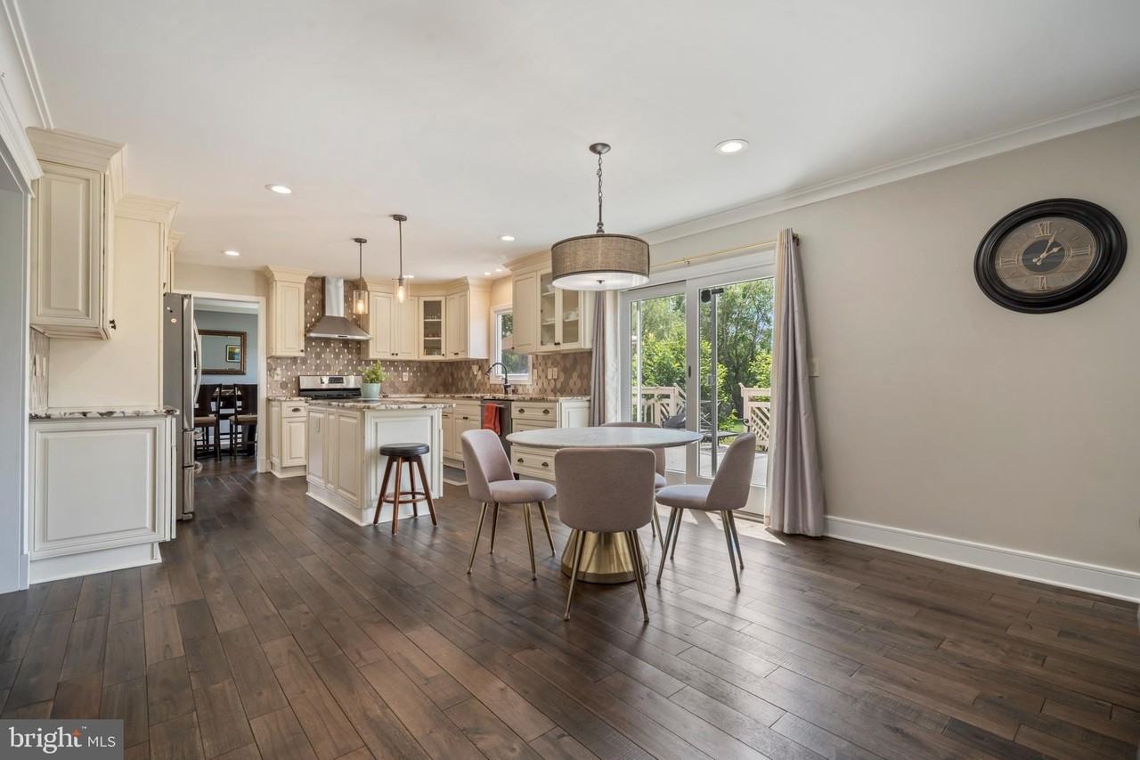 5 Robert Dr - Photo 5 of 35