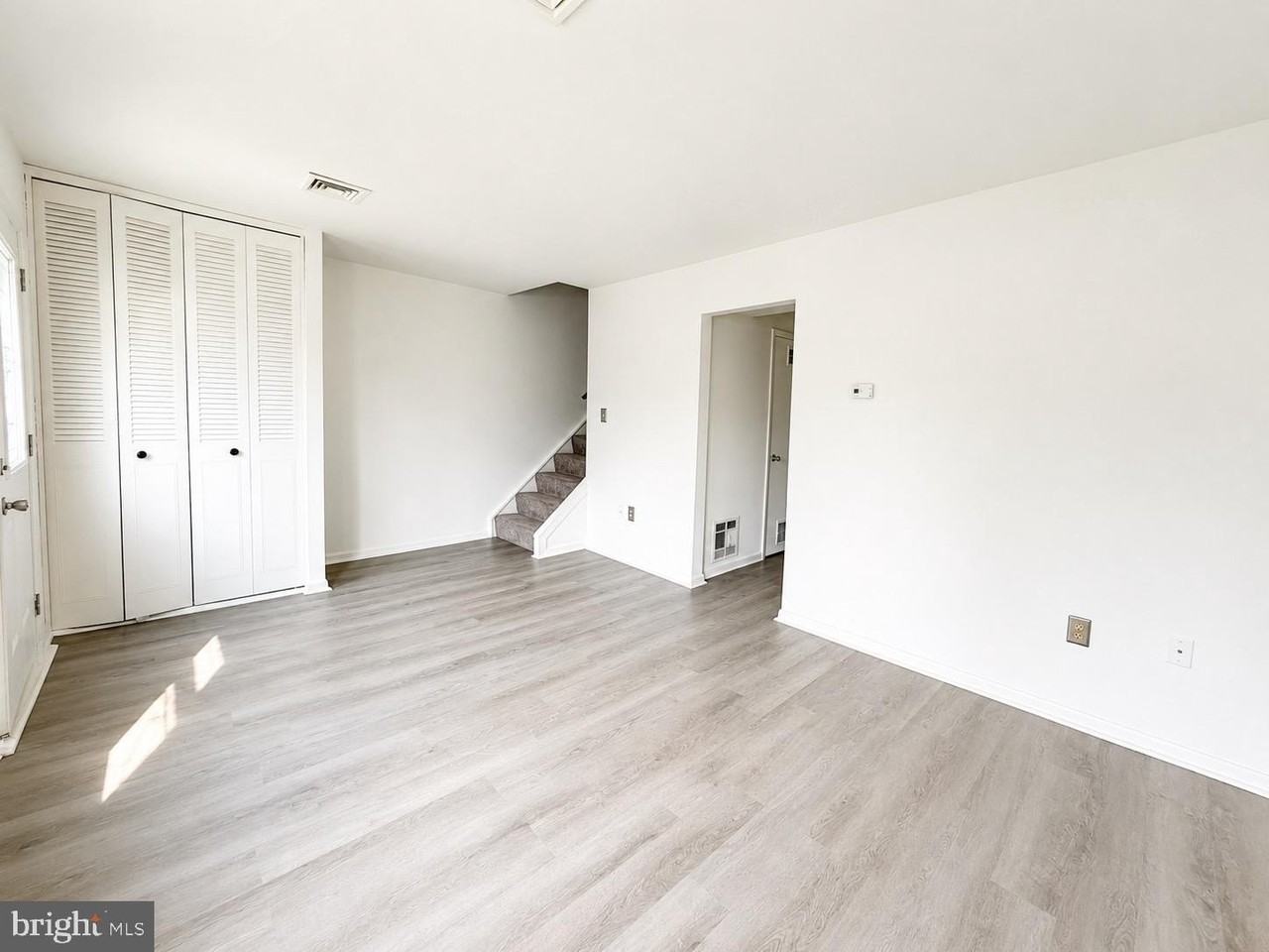 302 Hills Dr - Photo 2 of 18