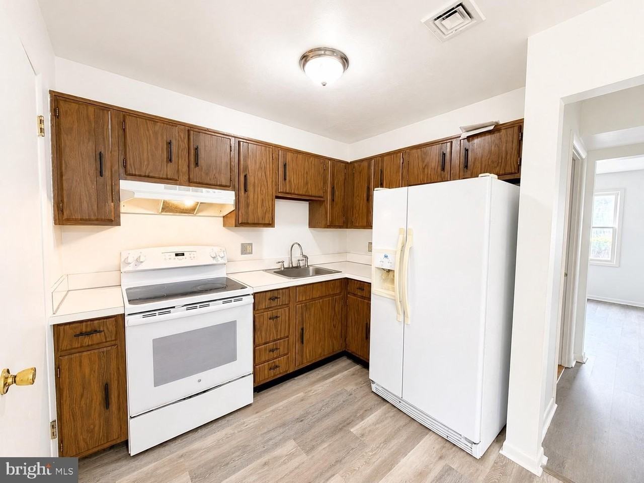 302 Hills Dr - Photo 6 of 18