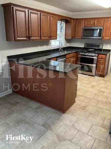 5430 Mallard Dr S - Photo 3 of 10