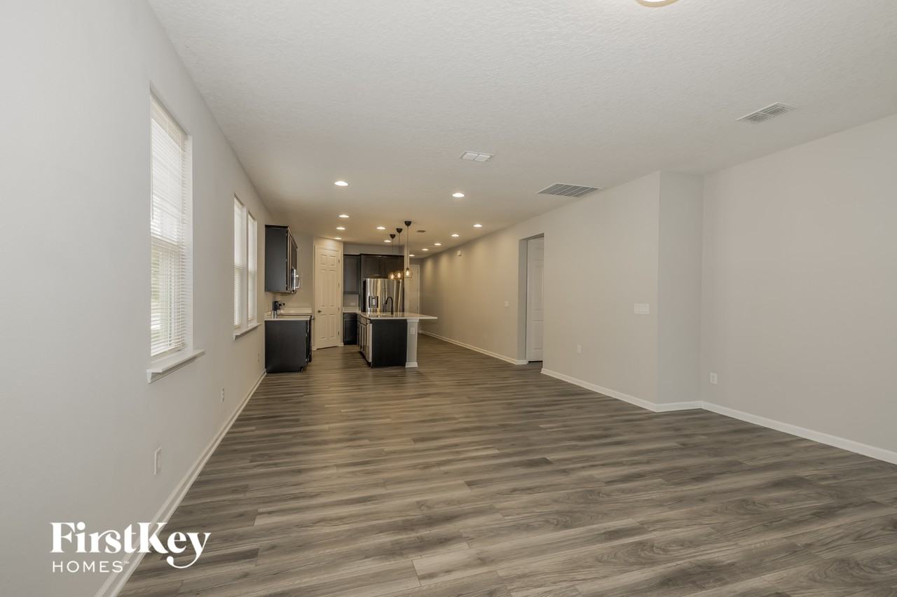 11010 Chitwood Dr - Photo 3 of 15