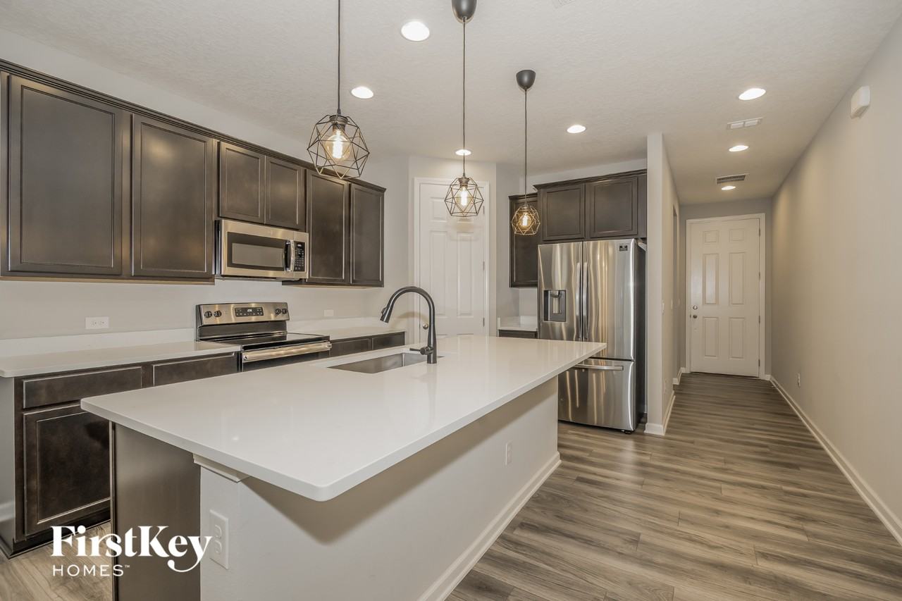 11010 Chitwood Dr - Photo 5 of 15