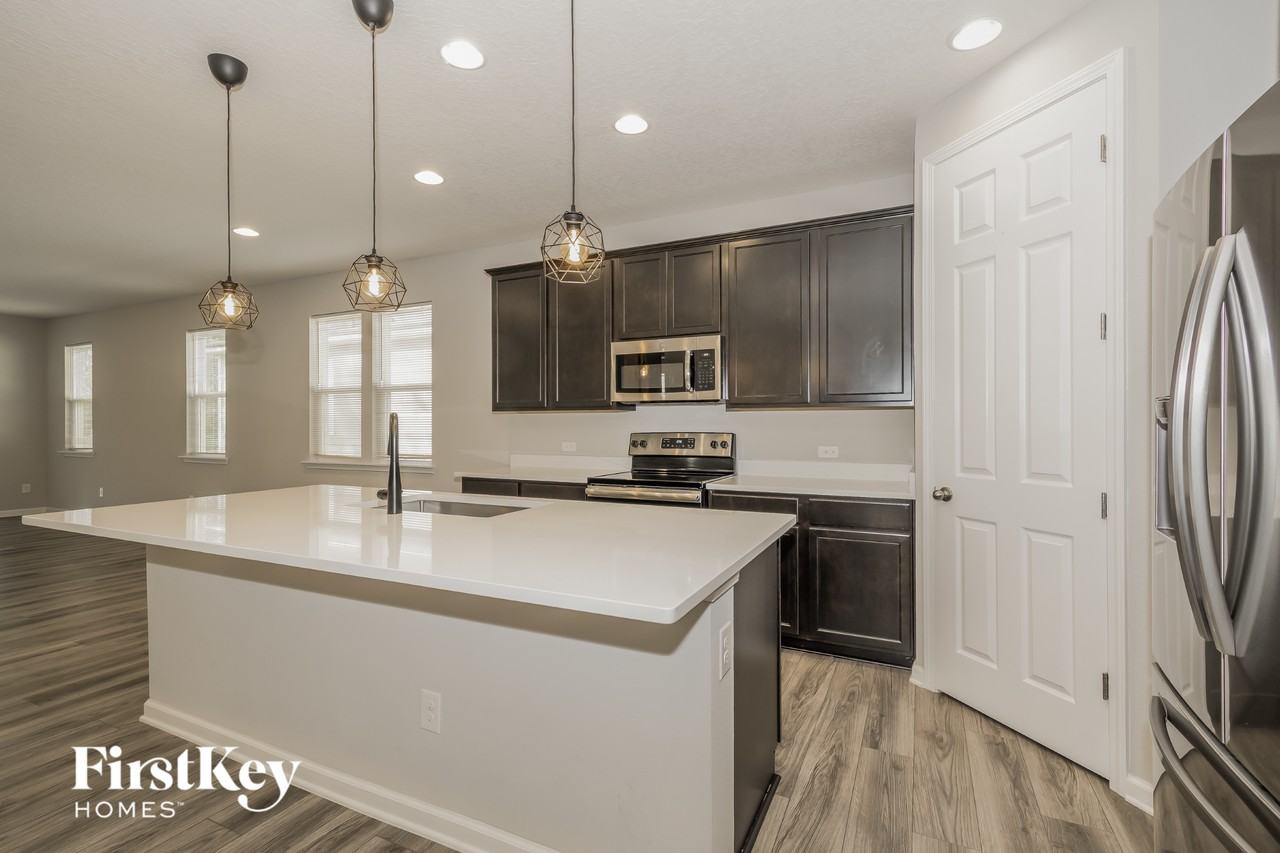 11010 Chitwood Dr - Photo 6 of 15