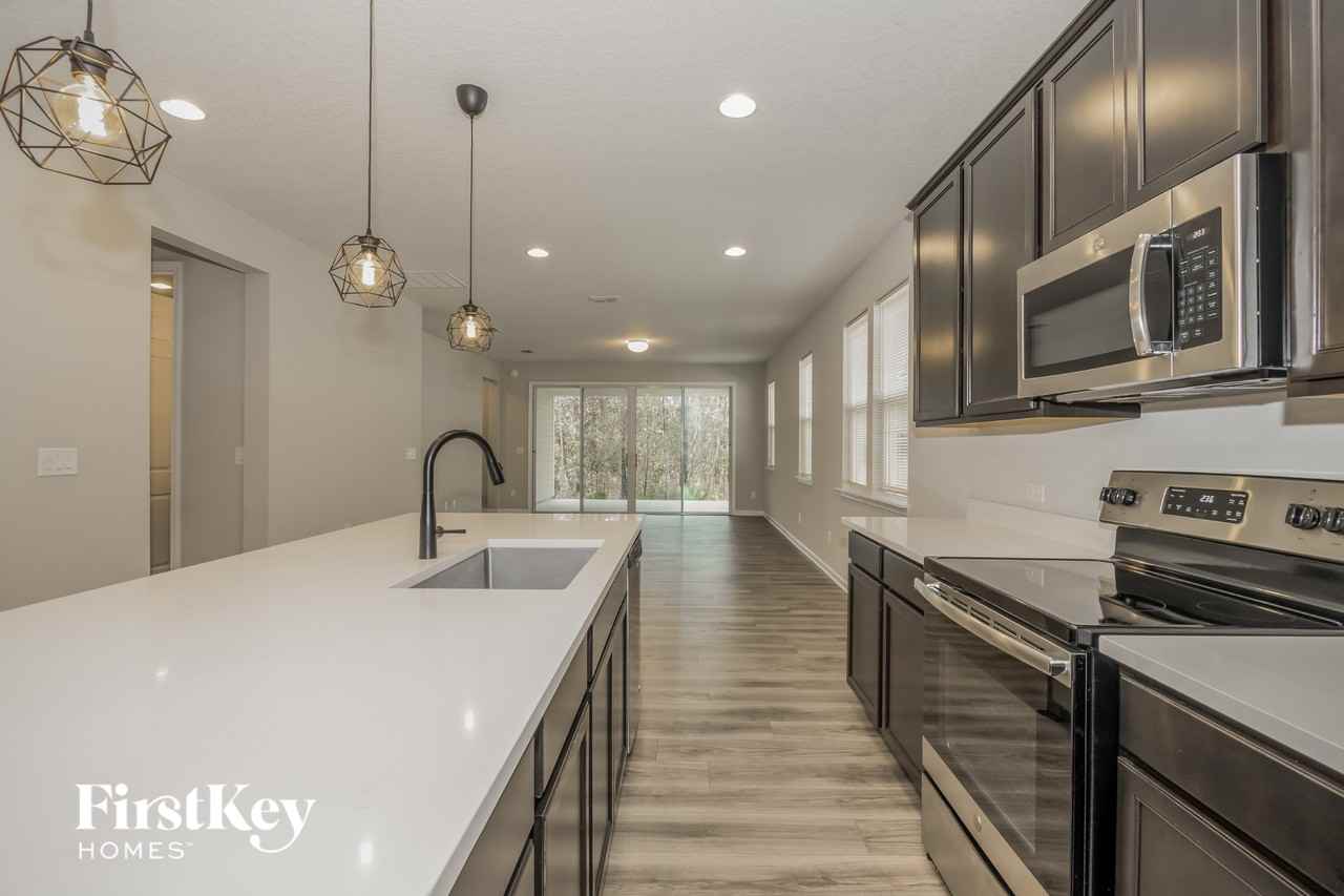 11010 Chitwood Dr - Photo 7 of 15