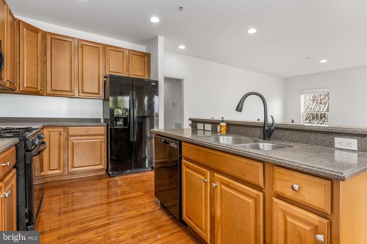 202 Bardel Dr #202 - Photo 3 of 27