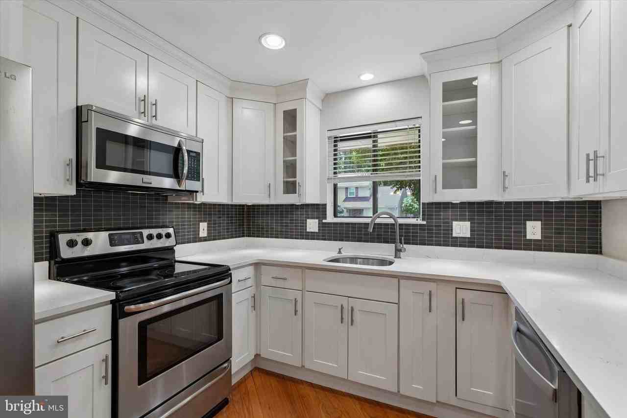 156 Eaton Dr - Photo 6 of 24