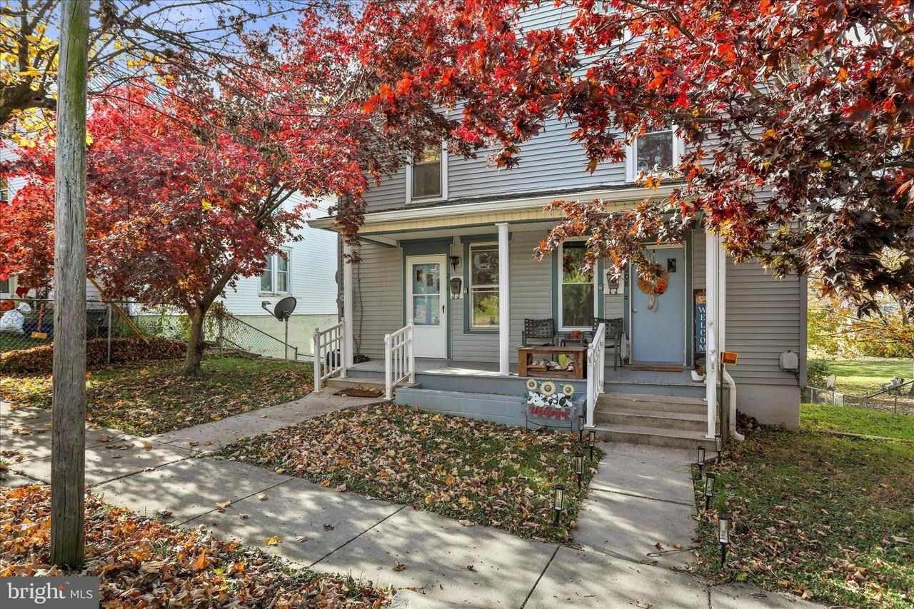 210 Linden Ave - Photo 2 of 35