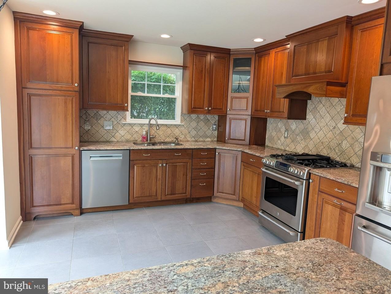123 Shoal Creek Dr - Photo 5 of 18