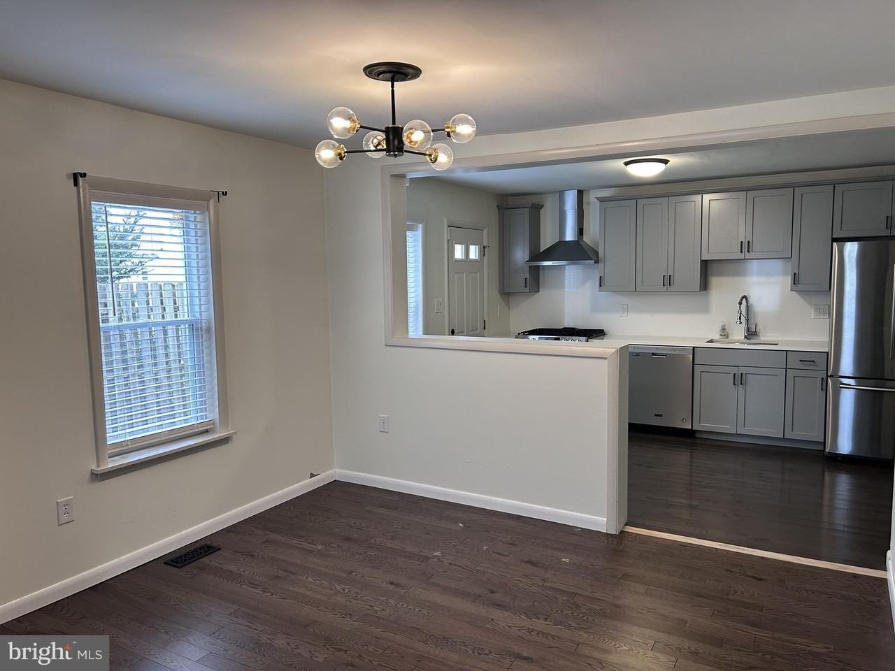 220 Sheas Ter - Photo 5 of 28