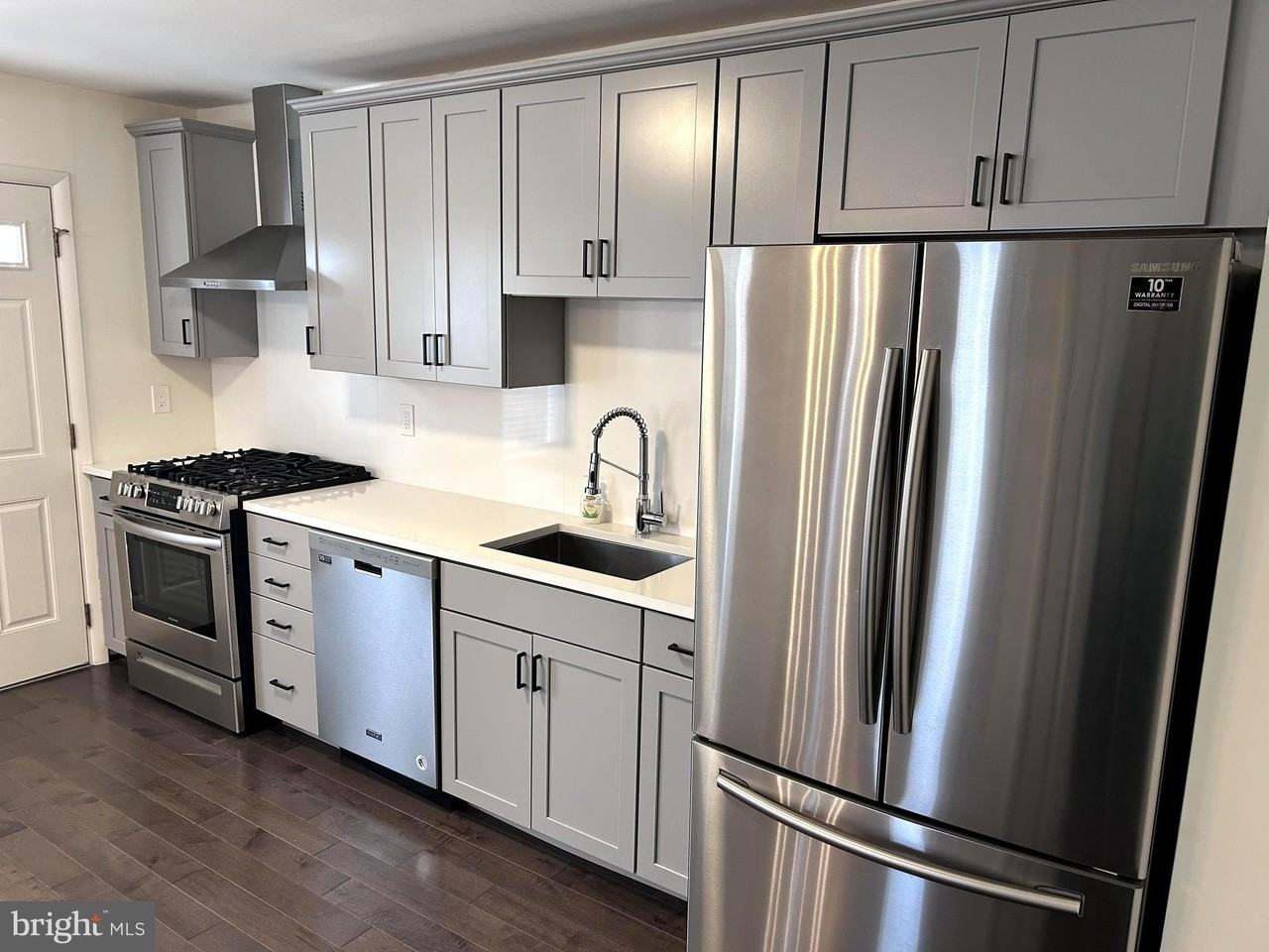 220 Sheas Ter - Photo 6 of 28