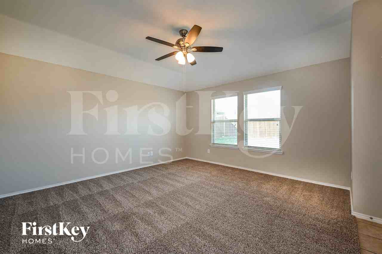 2803 Englenook Dr - Photo 3 of 16