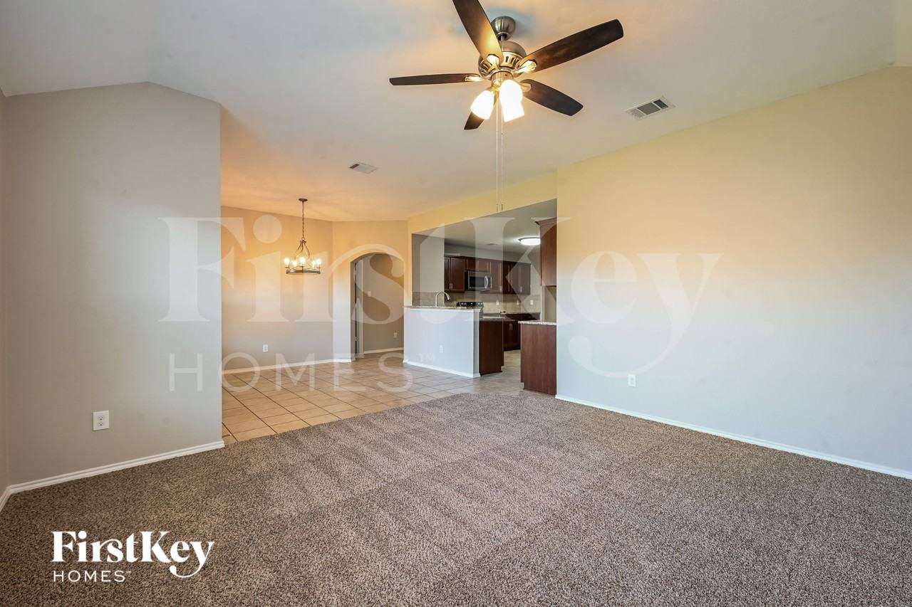 2803 Englenook Dr - Photo 4 of 16