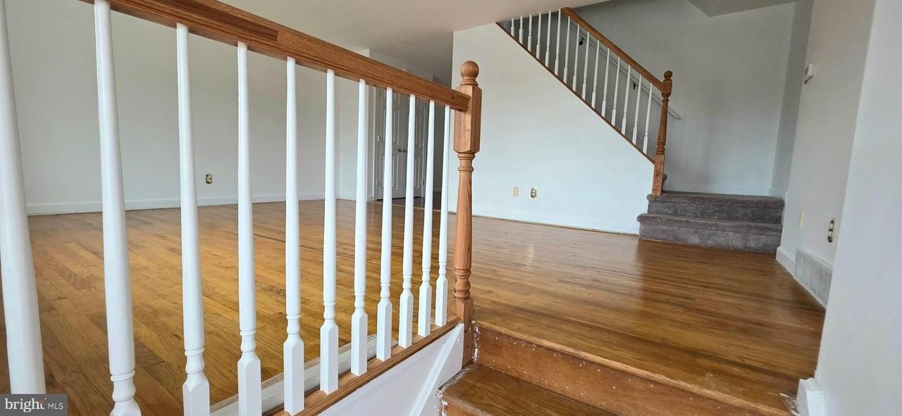 12518 Fedor Pl - Photo 3 of 28