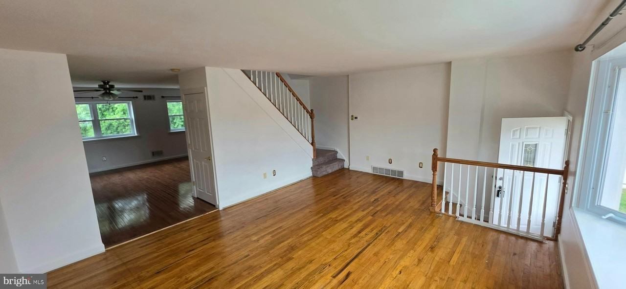 12518 Fedor Pl - Photo 4 of 28