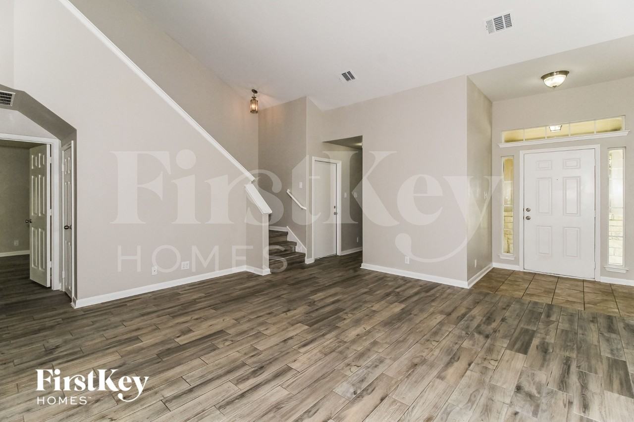 2138 Brinkley Dr - Photo 2 of 15