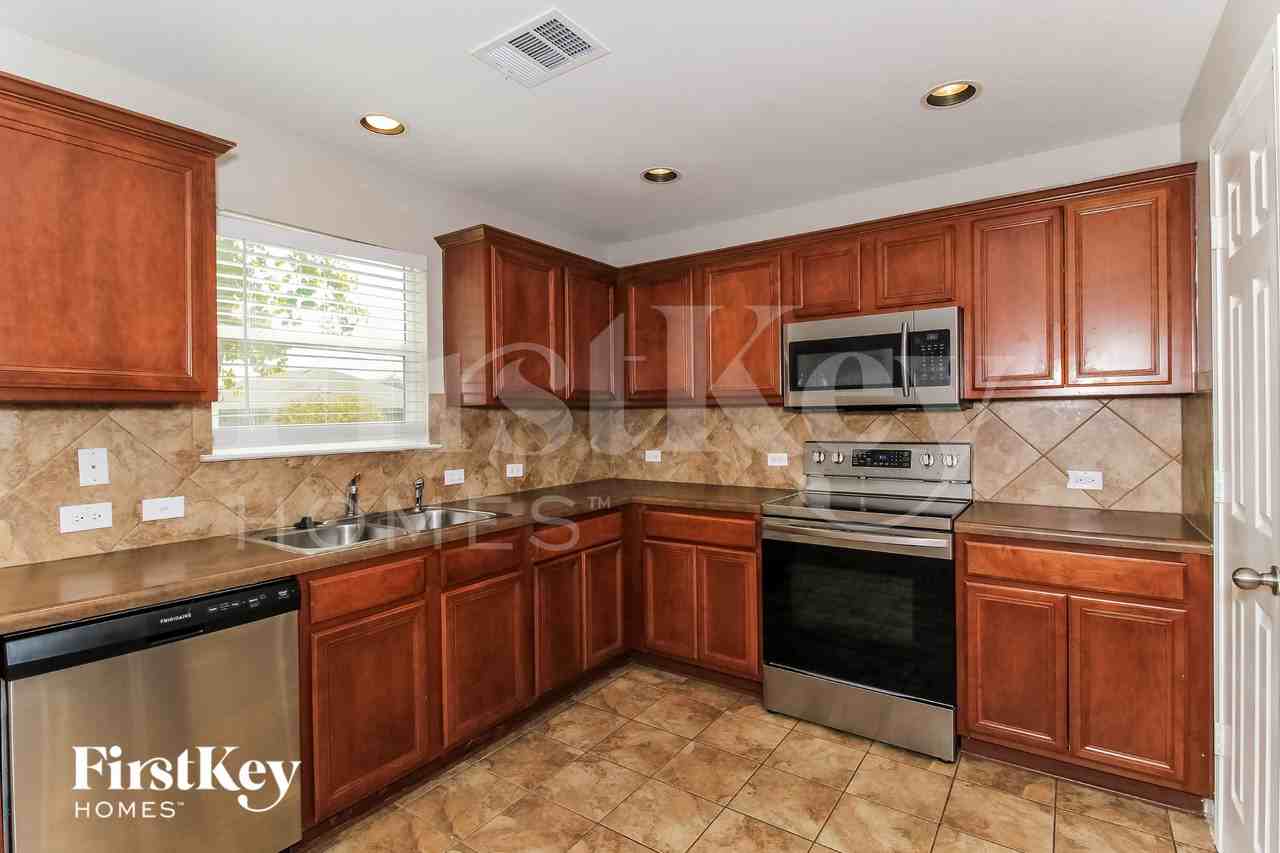 2138 Brinkley Dr - Photo 5 of 15