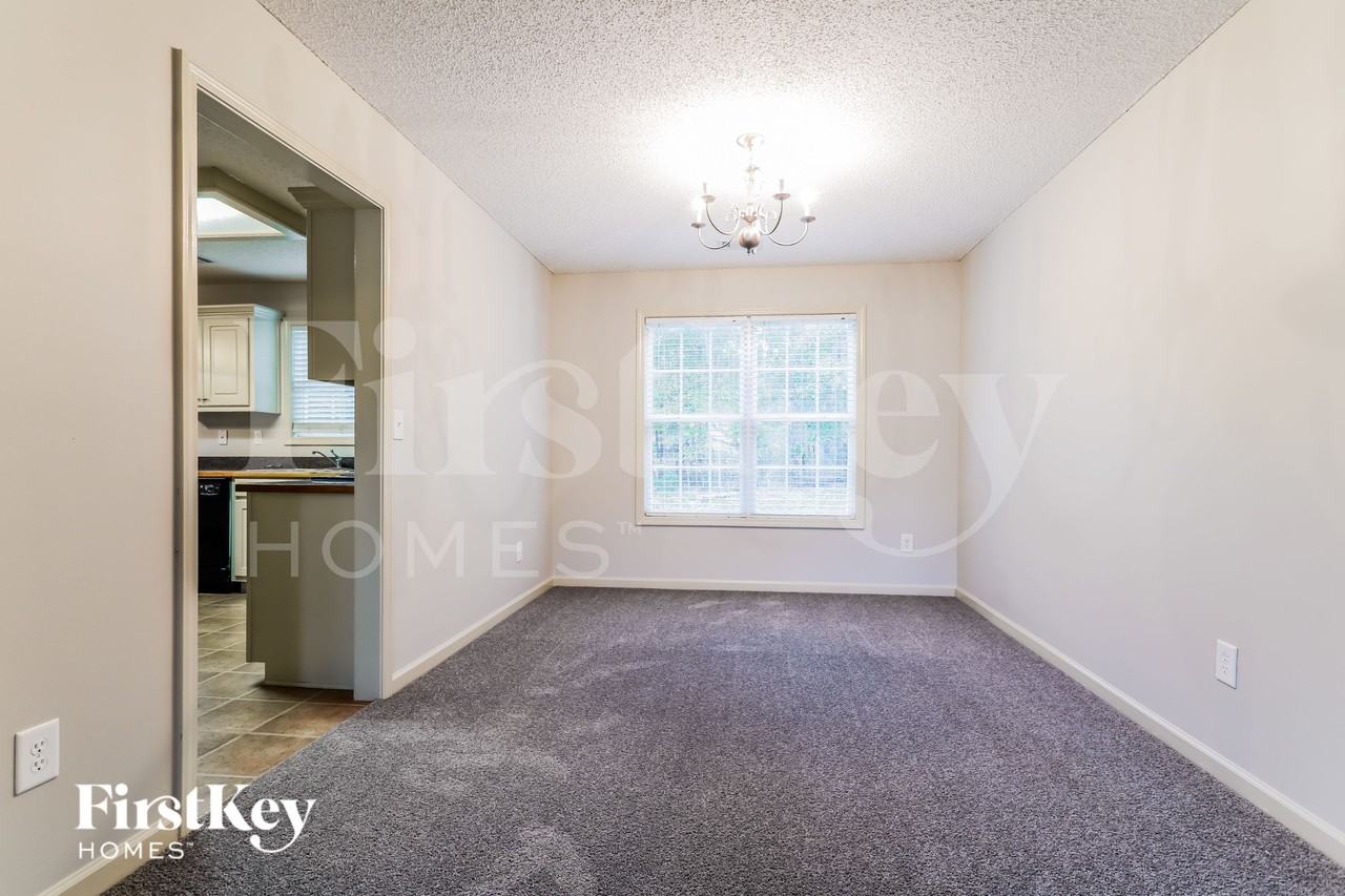 894 Hawk Creek Trl - Photo 5 of 16