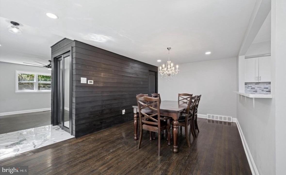7256 Shalkop St - Photo 3 of 21