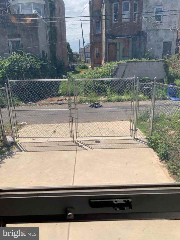 3136 W Montgomery Ave #2 - Photo 2 of 7