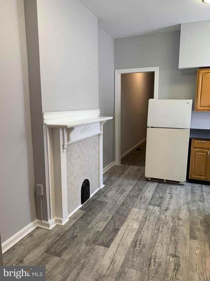 3136 W Montgomery Ave #2 - Photo 5 of 7