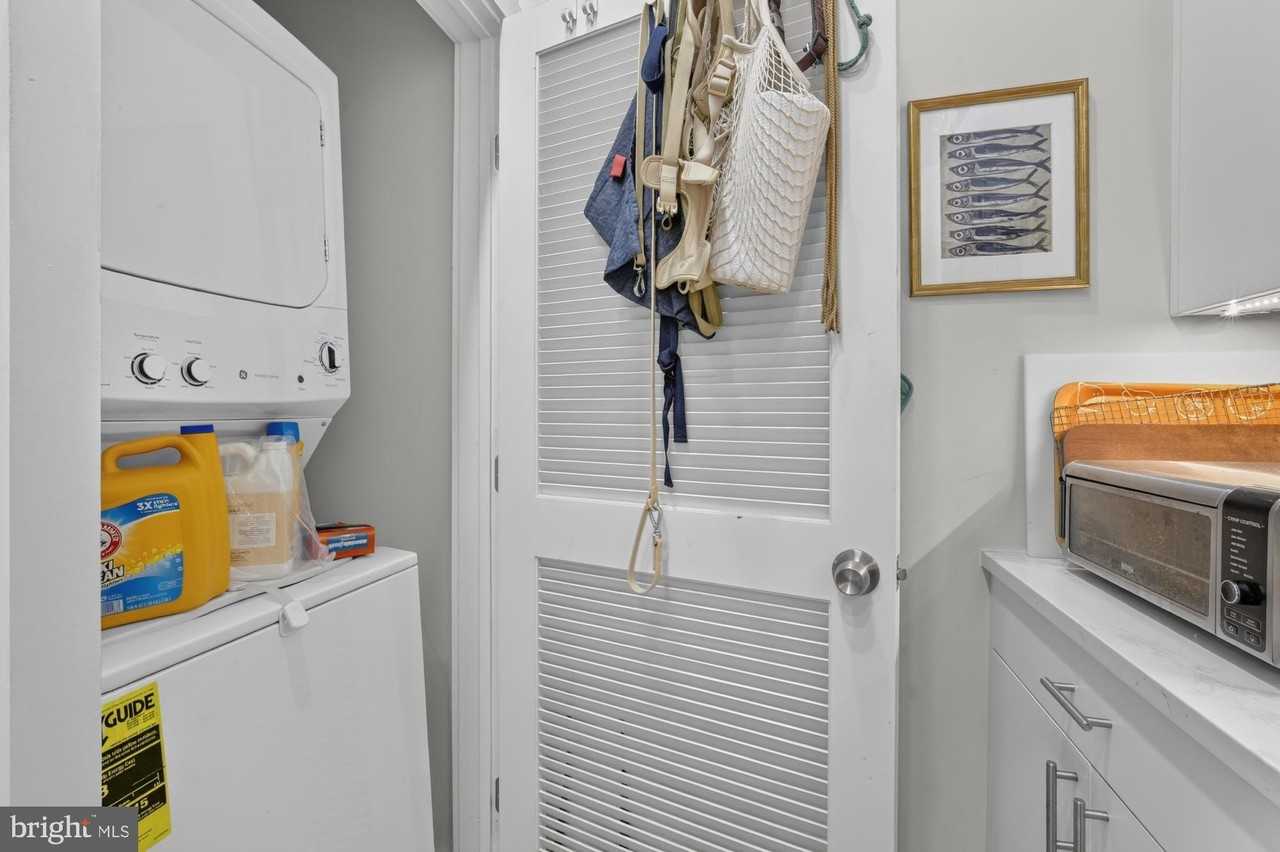 2045 Trenton Ave - Photo 4 of 22