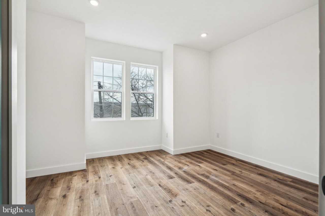 2630 N 11th St #3 - Photo 6 of 12