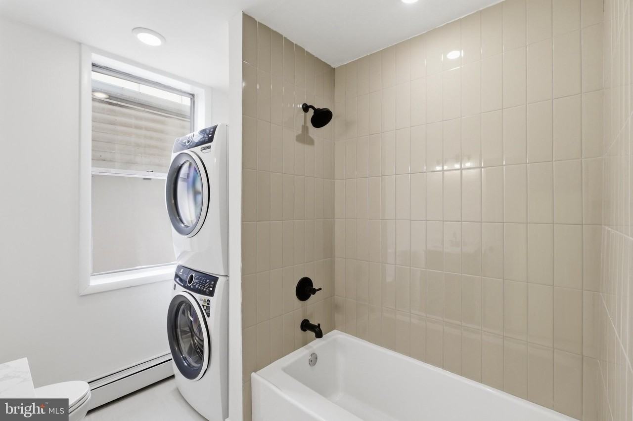 747 S 2nd St #2R - Photo 6 of 7