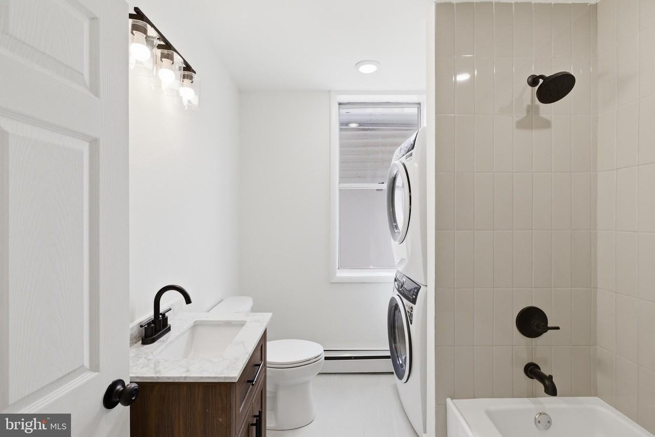 747 S 2nd St #2R - Photo 7 of 7