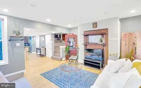 908 New Market St - Photo 4 of 24