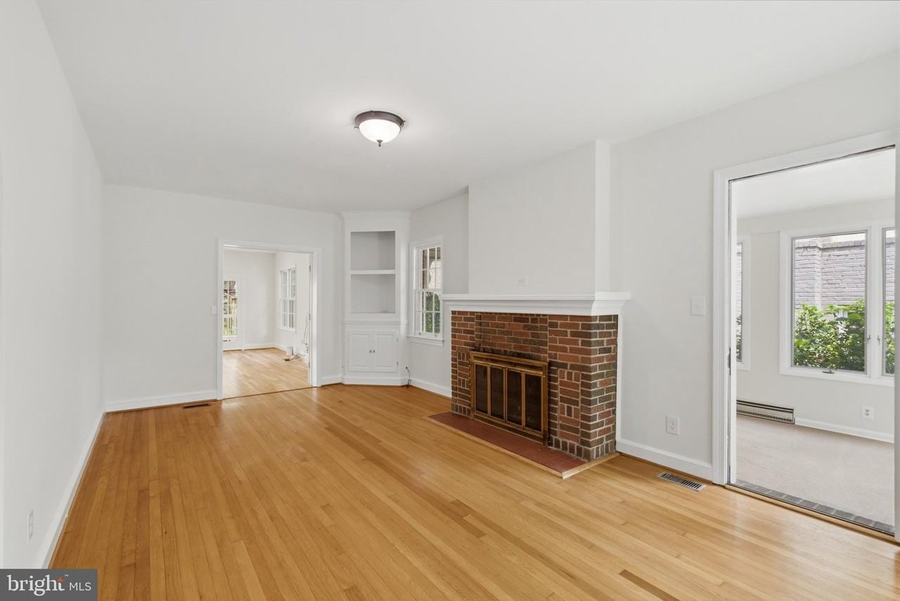 4403 19th St N - Photo 5 of 44