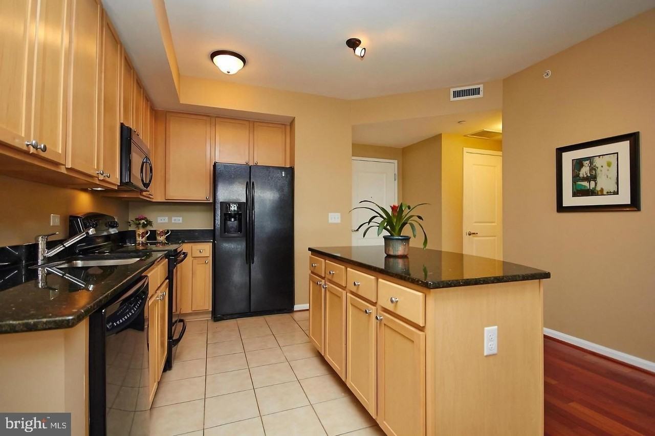2720 S Arlington Mill Dr #706