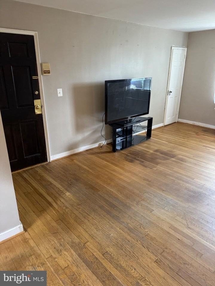 19 Auburn Ct #B - Photo 2 of 15