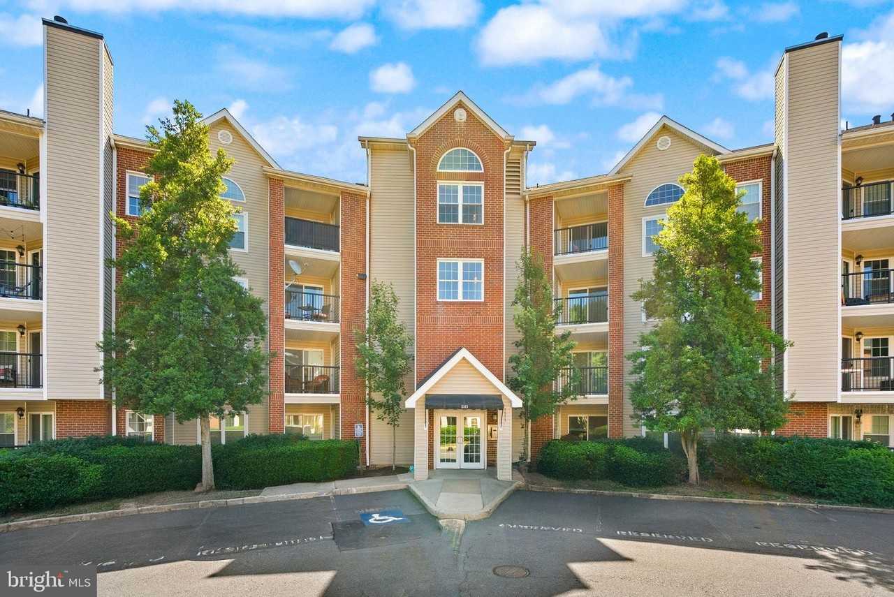 3313 Wyndham Cir #3209