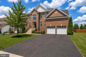 featured image of 120 Nassau Dr