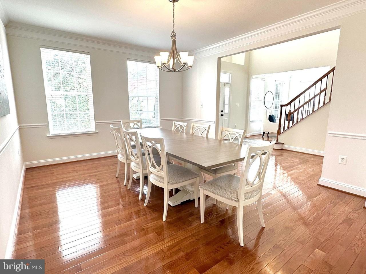120 Nassau Dr - Photo 4 of 29