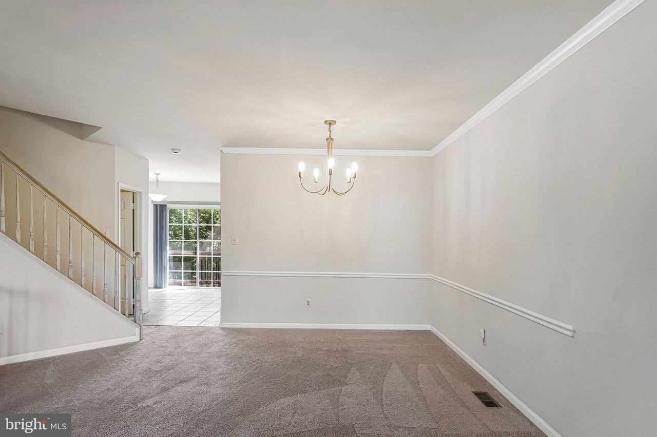 7059 Kings Manor Dr - Photo 5 of 27