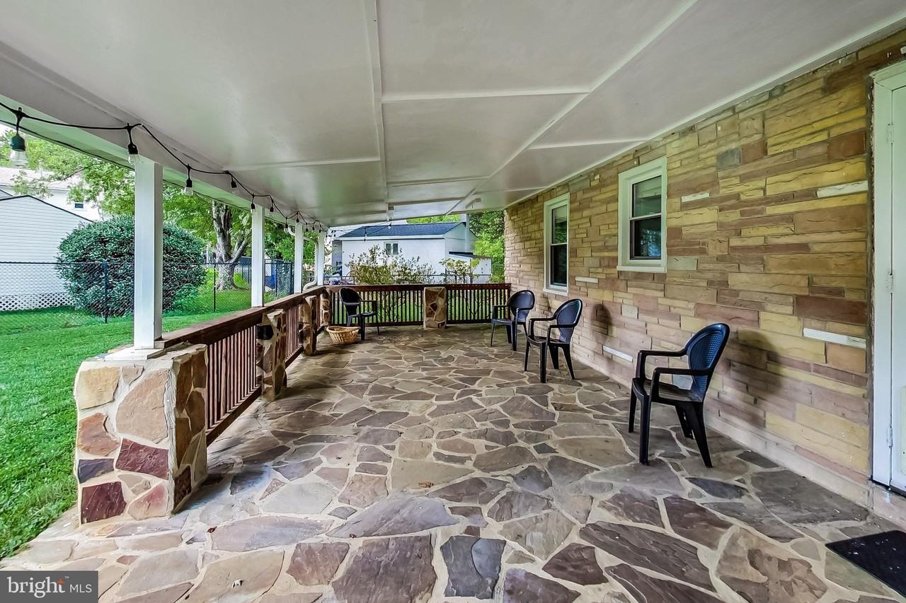 6641 Barrett Rd - Photo 2 of 50
