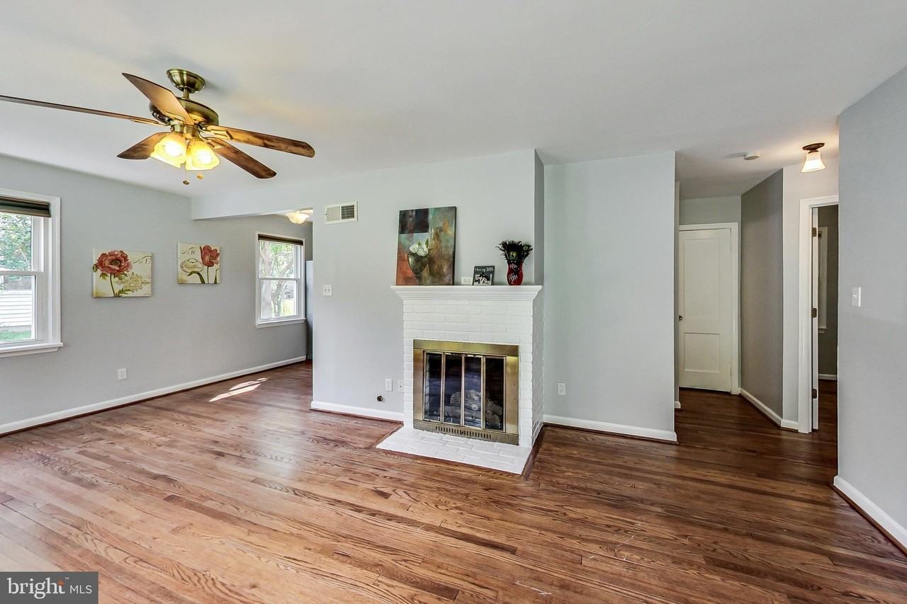 6641 Barrett Rd - Photo 4 of 50