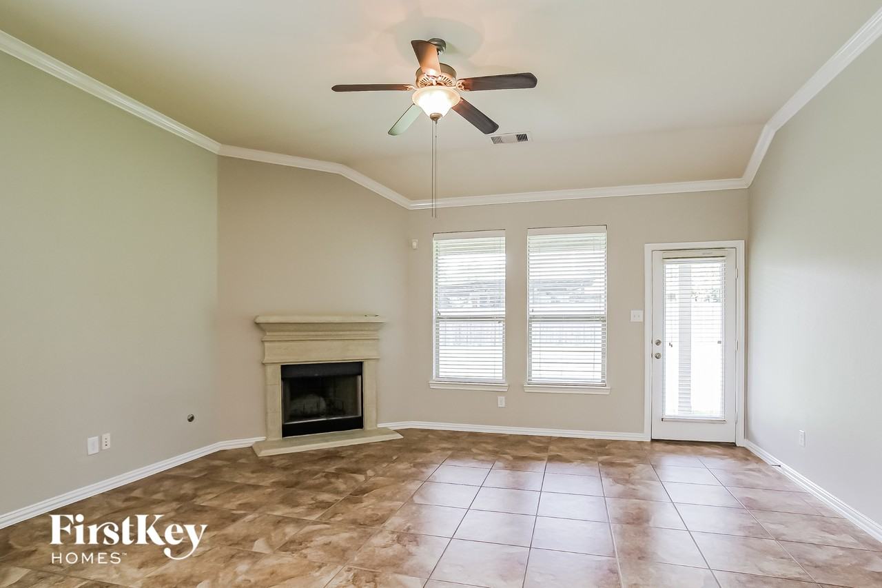 24462 Sundance Spring Dr - Photo 3 of 15
