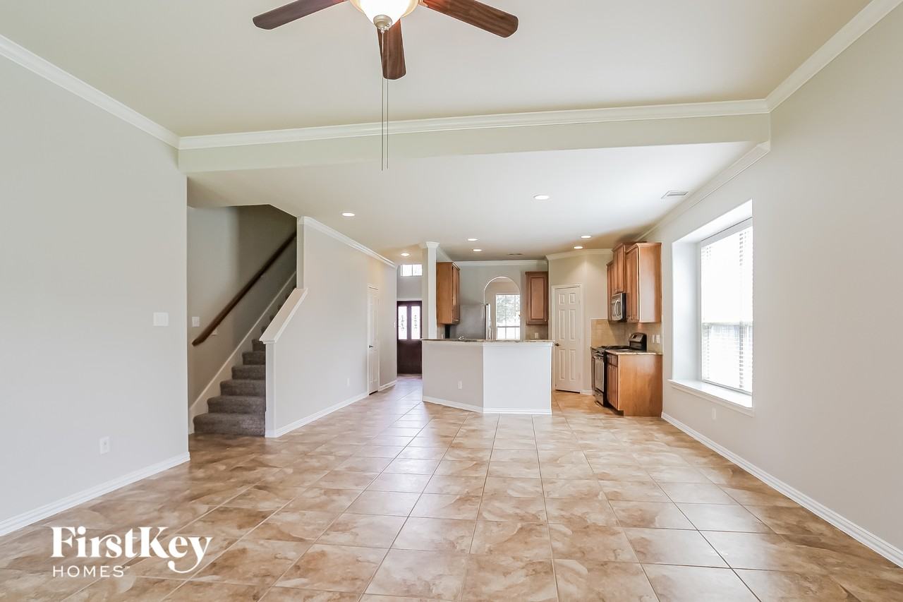 24462 Sundance Spring Dr - Photo 4 of 15